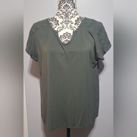 Med Cable & Gauge Olive V-Neck Blouse - Picture 1 of 5